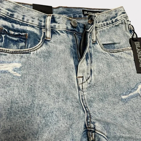 BLANK NYC Women's Distressed Mid Rise Shorts Size 24 - Picture 4 of 6